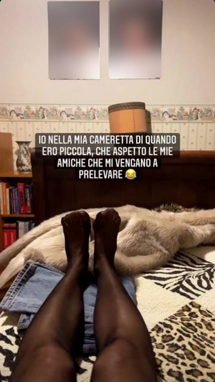 Arianna Bertoncelli Feet